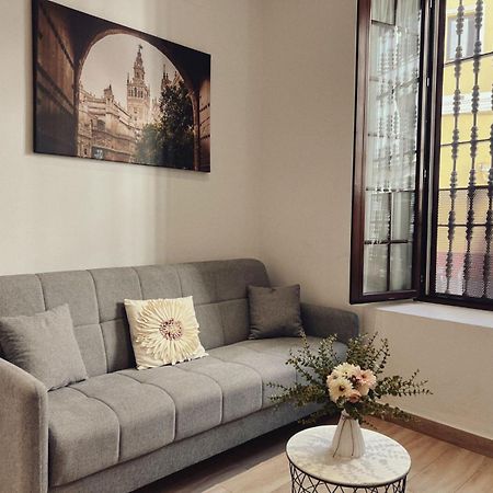 Estudio Moderno Con Opcion De Garaje Apartment Sevilla Exterior foto