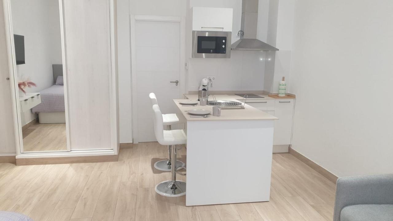 Estudio Moderno Con Opcion De Garaje Apartment Sevilla Exterior foto